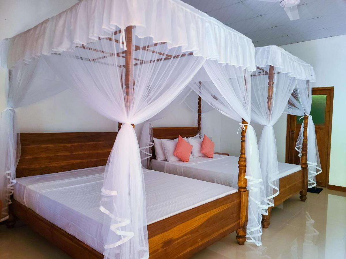 Woodholic Homestay Сігірія Екстер'єр фото
