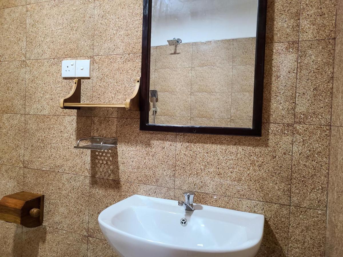 Woodholic Homestay Сігірія Екстер'єр фото
