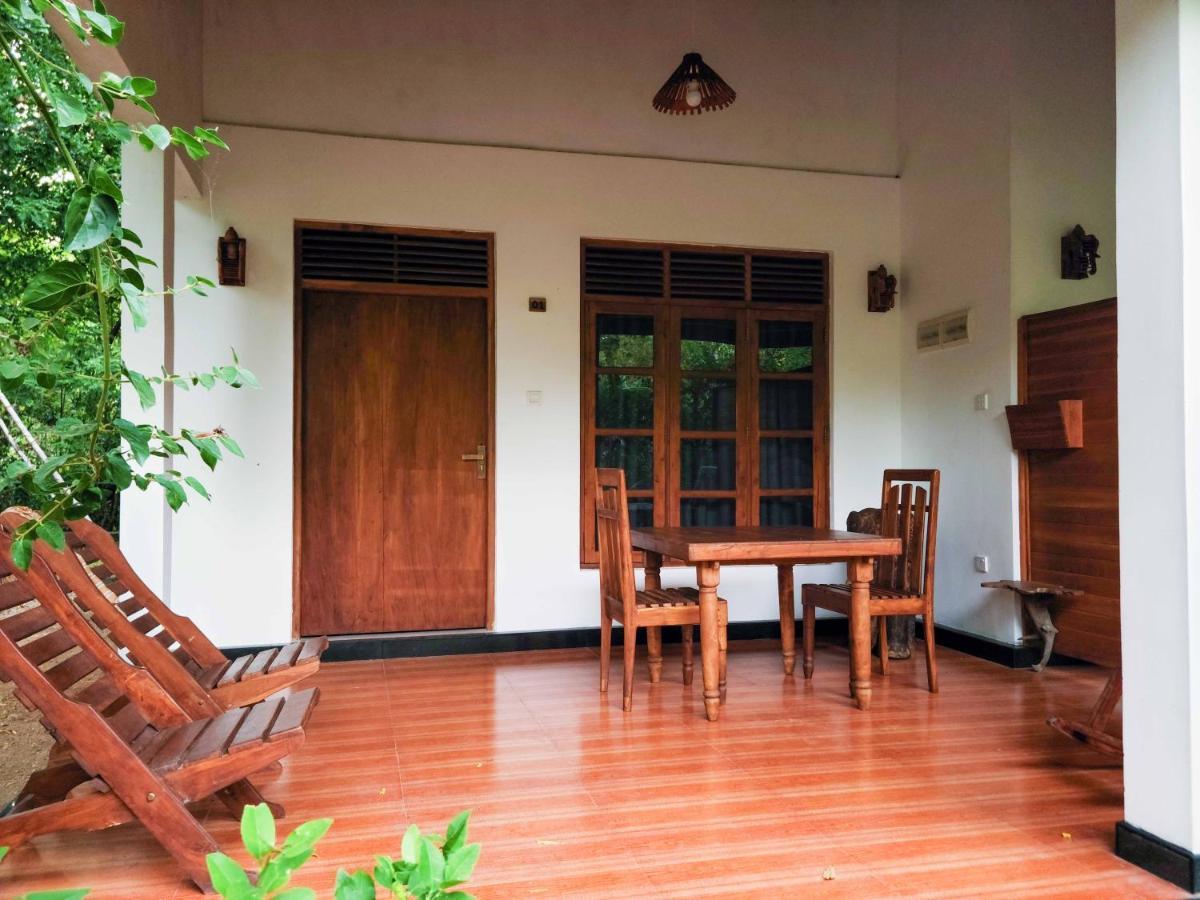 Woodholic Homestay Сігірія Екстер'єр фото