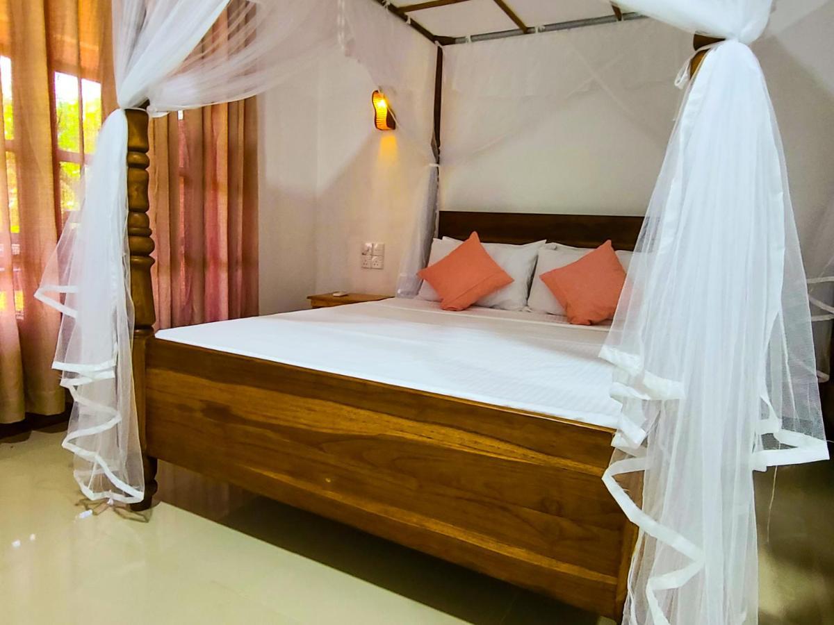 Woodholic Homestay Сігірія Екстер'єр фото