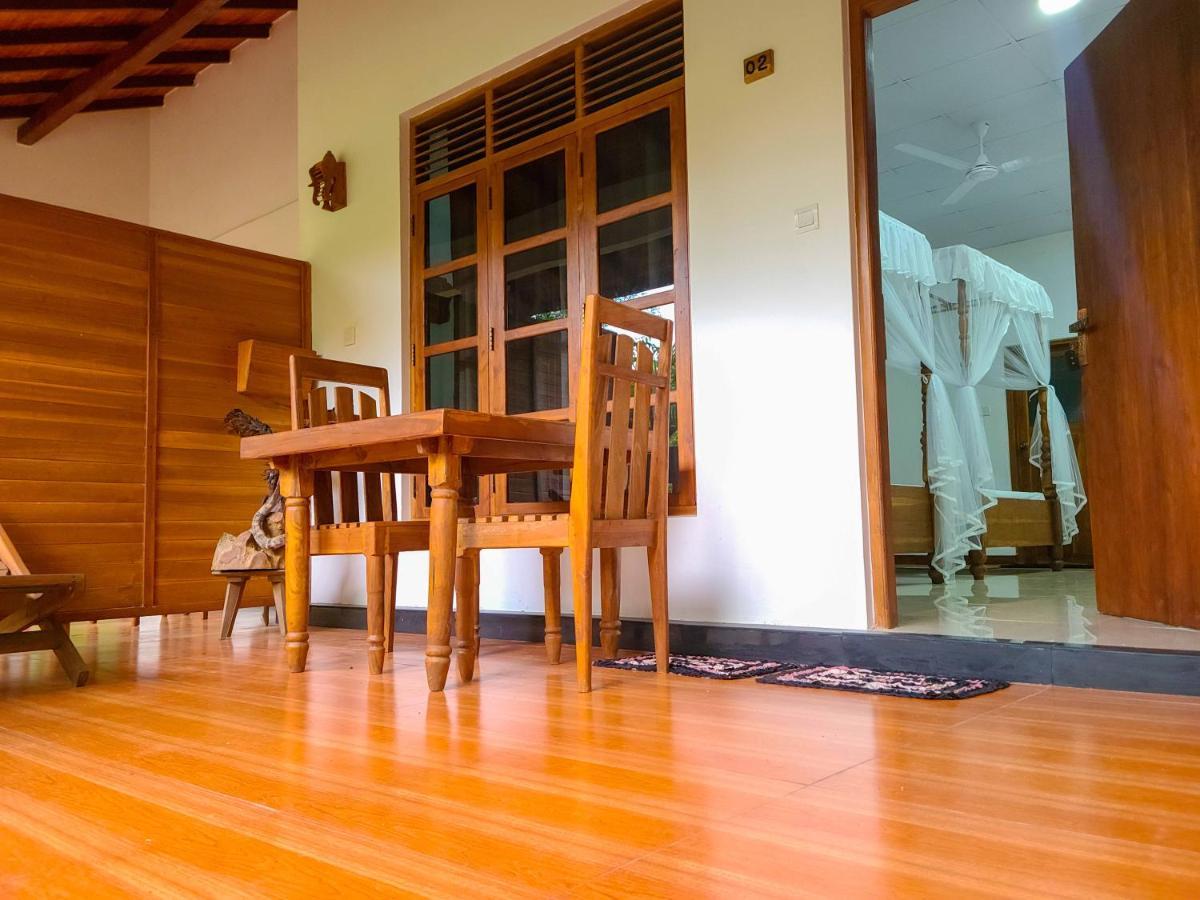 Woodholic Homestay Сігірія Екстер'єр фото