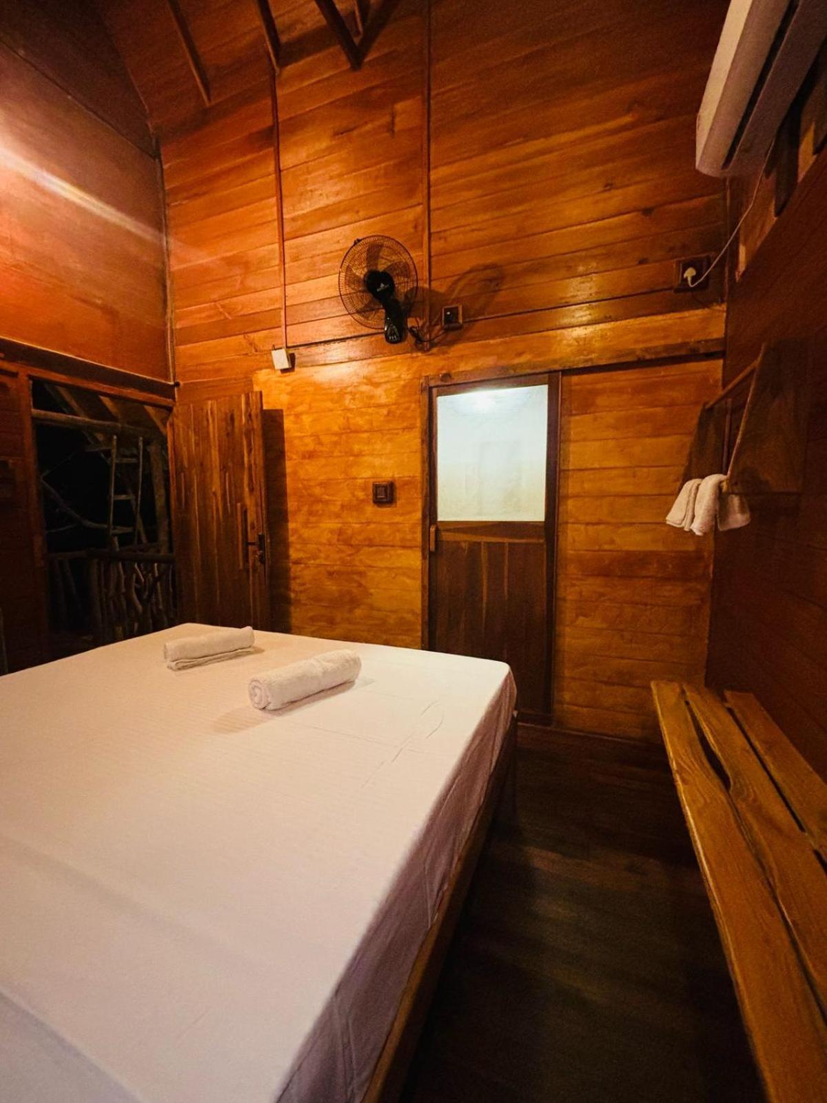 Woodholic Homestay Сігірія Екстер'єр фото