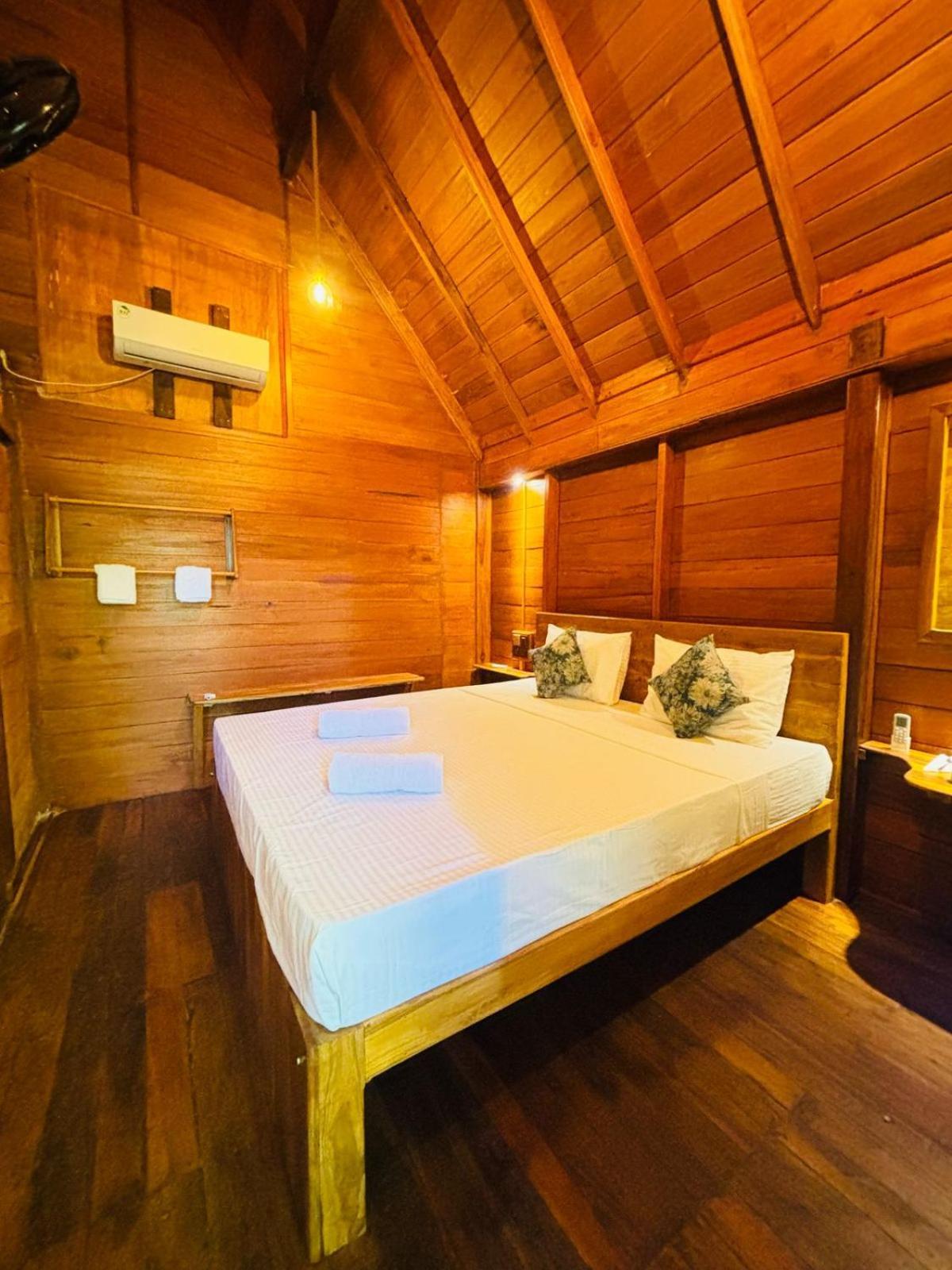 Woodholic Homestay Сігірія Екстер'єр фото